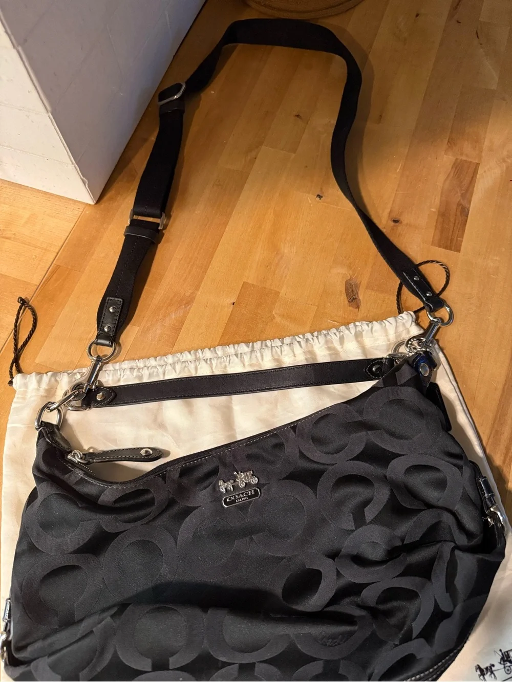 Like new Coach Black Signature Hobo Shoulder Bag